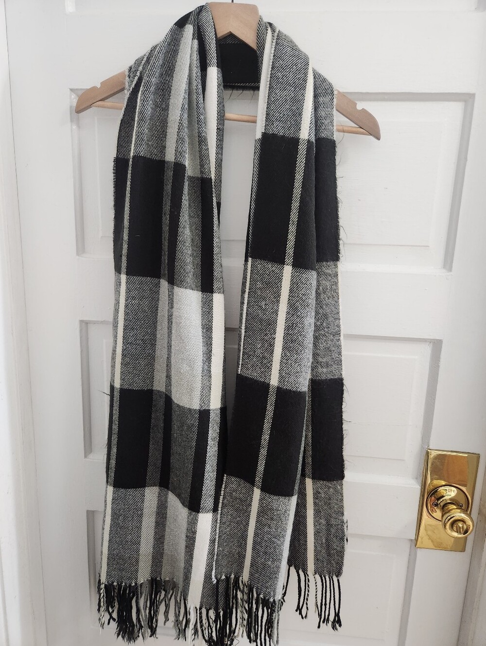 Plaid scarf black and white wide. Banana Republic